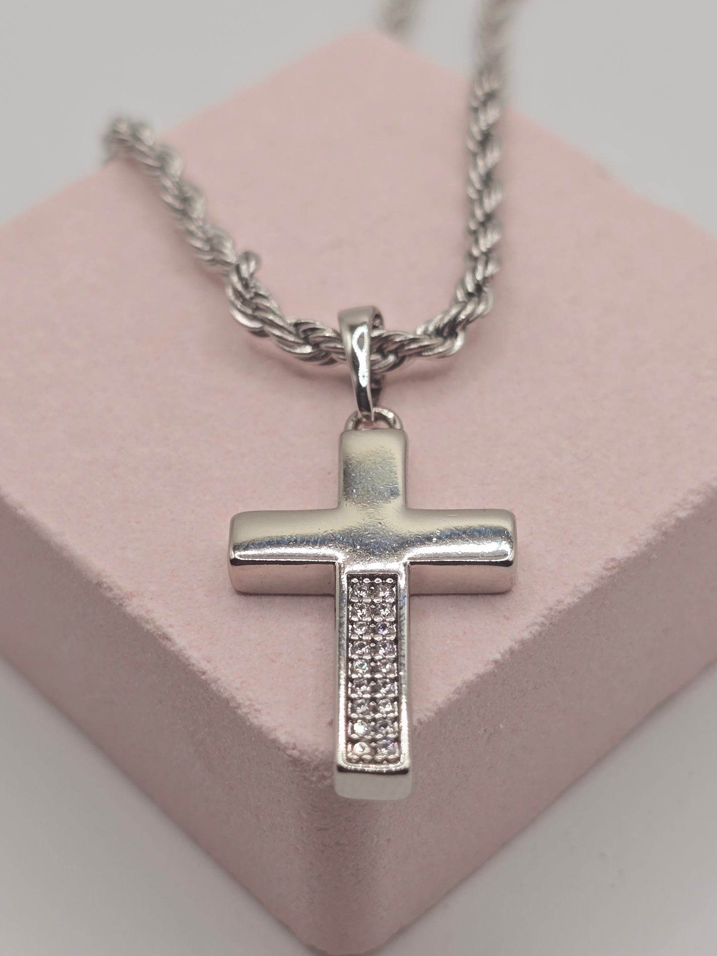 Cross silver necklace - Fui Fuiu Jewelry