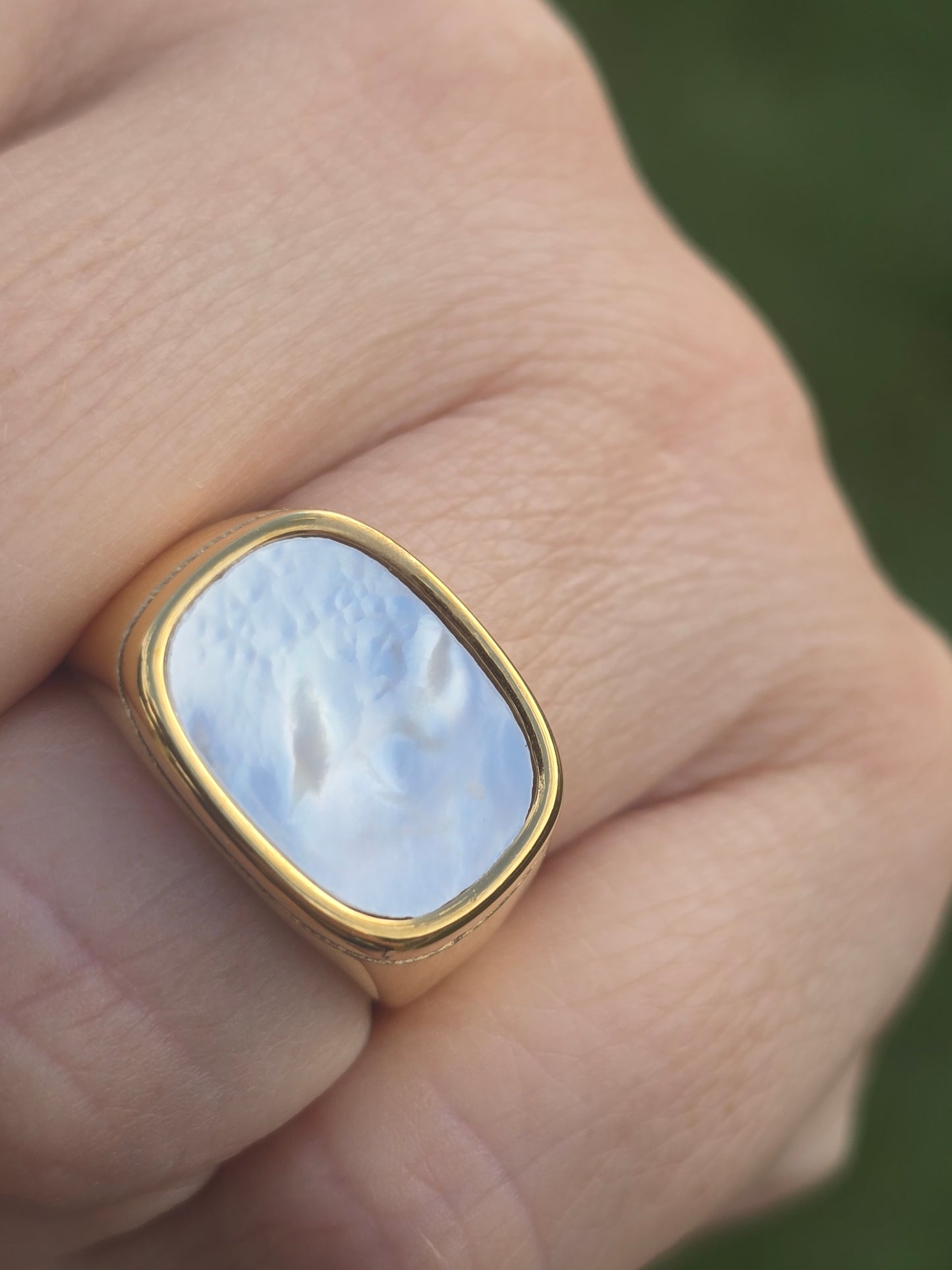 Ring shelled anillo grueso con pieza nacarada acero stainless steel ring