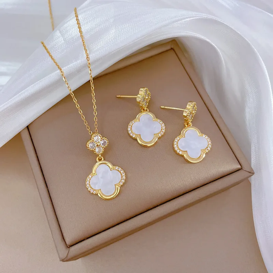 Set Nacar Clover necklace