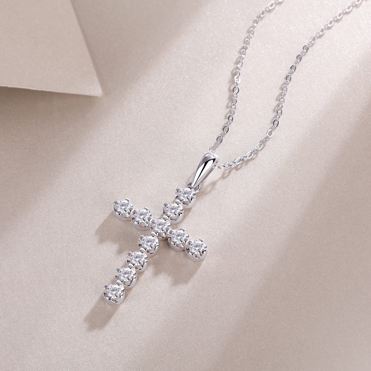 Entrusted - A Fashionable And Luxurious Diamond Jewelry Pendant  With Moissanite S925 Sterling Silver
