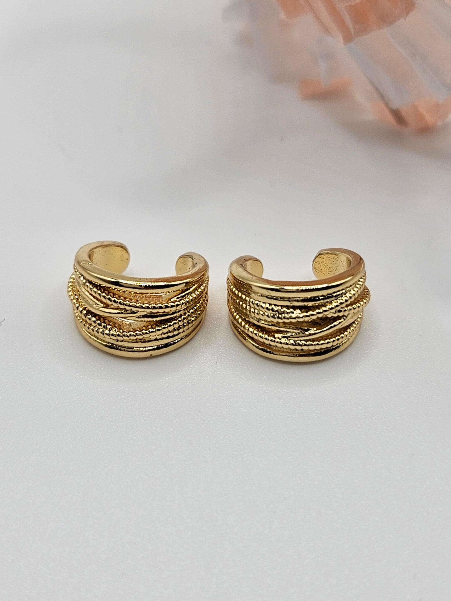 Earcuff lines golden design