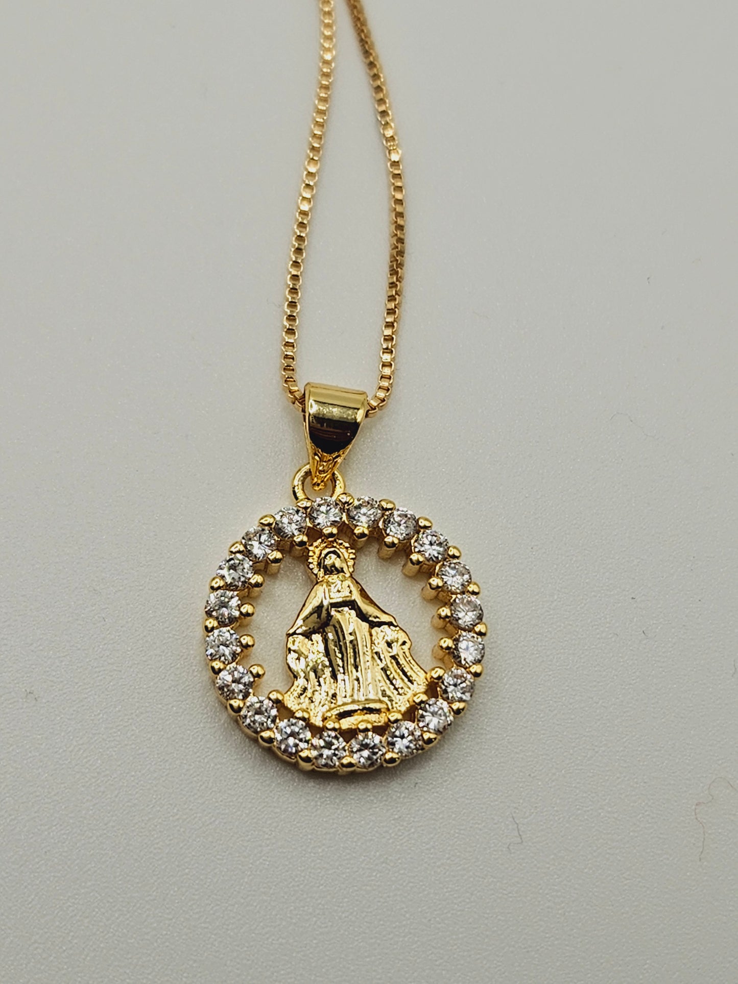 Virgen Milagrosa desing necklace