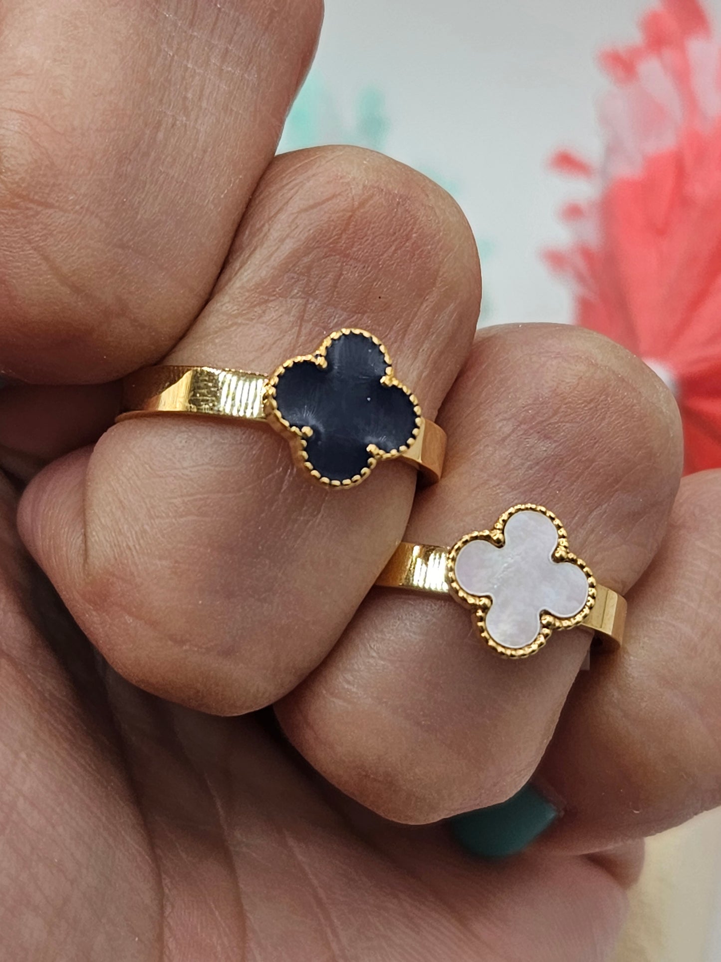 Clover ring