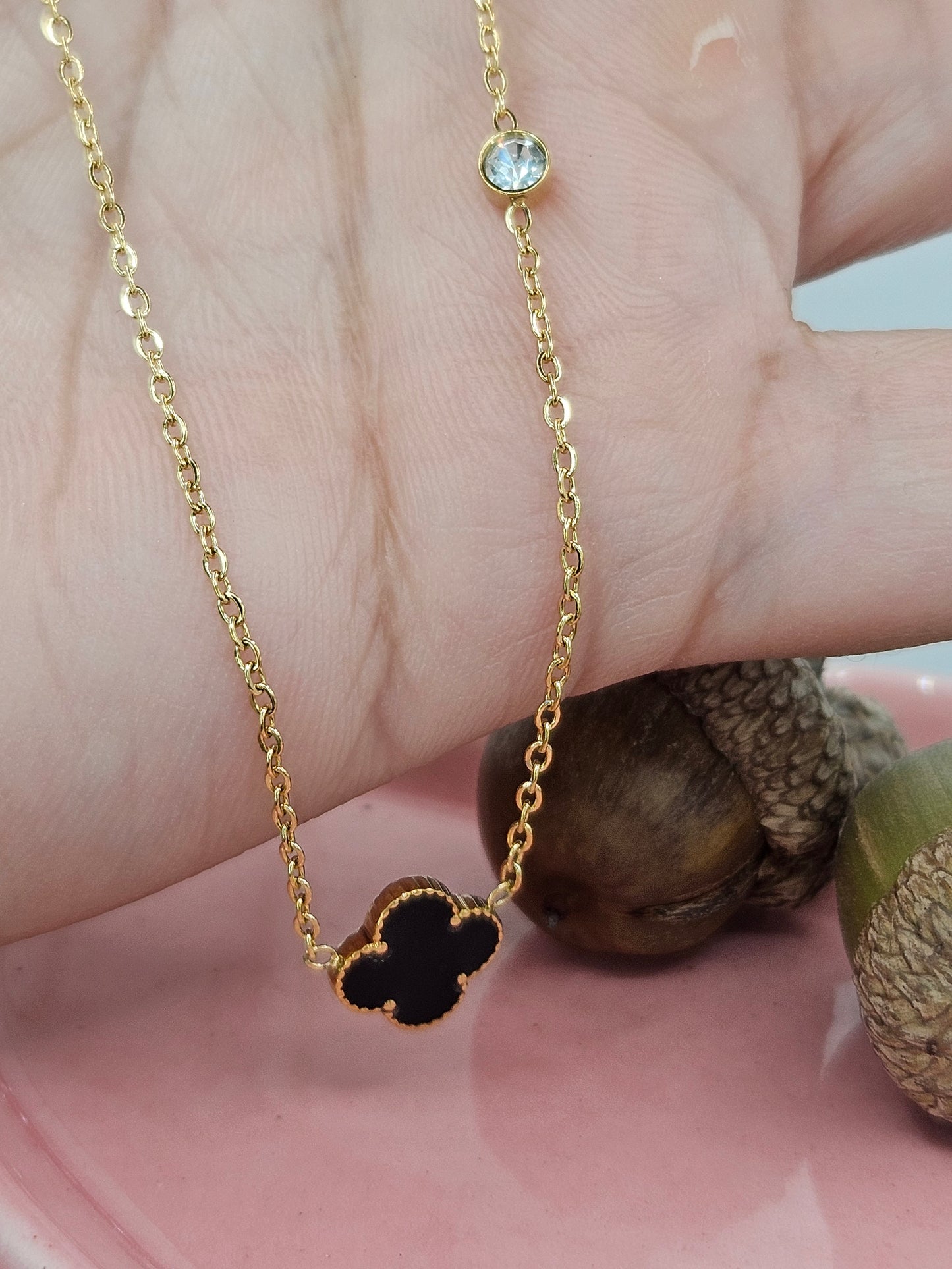 Little clover black necklace