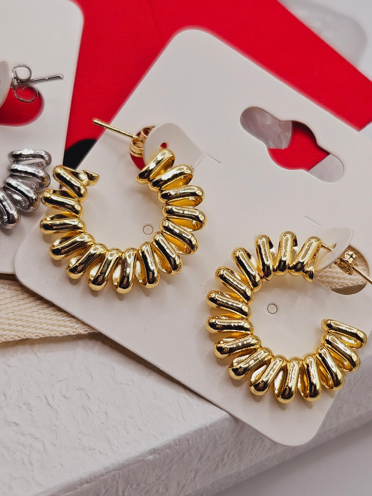 Fashion chunky design earrings