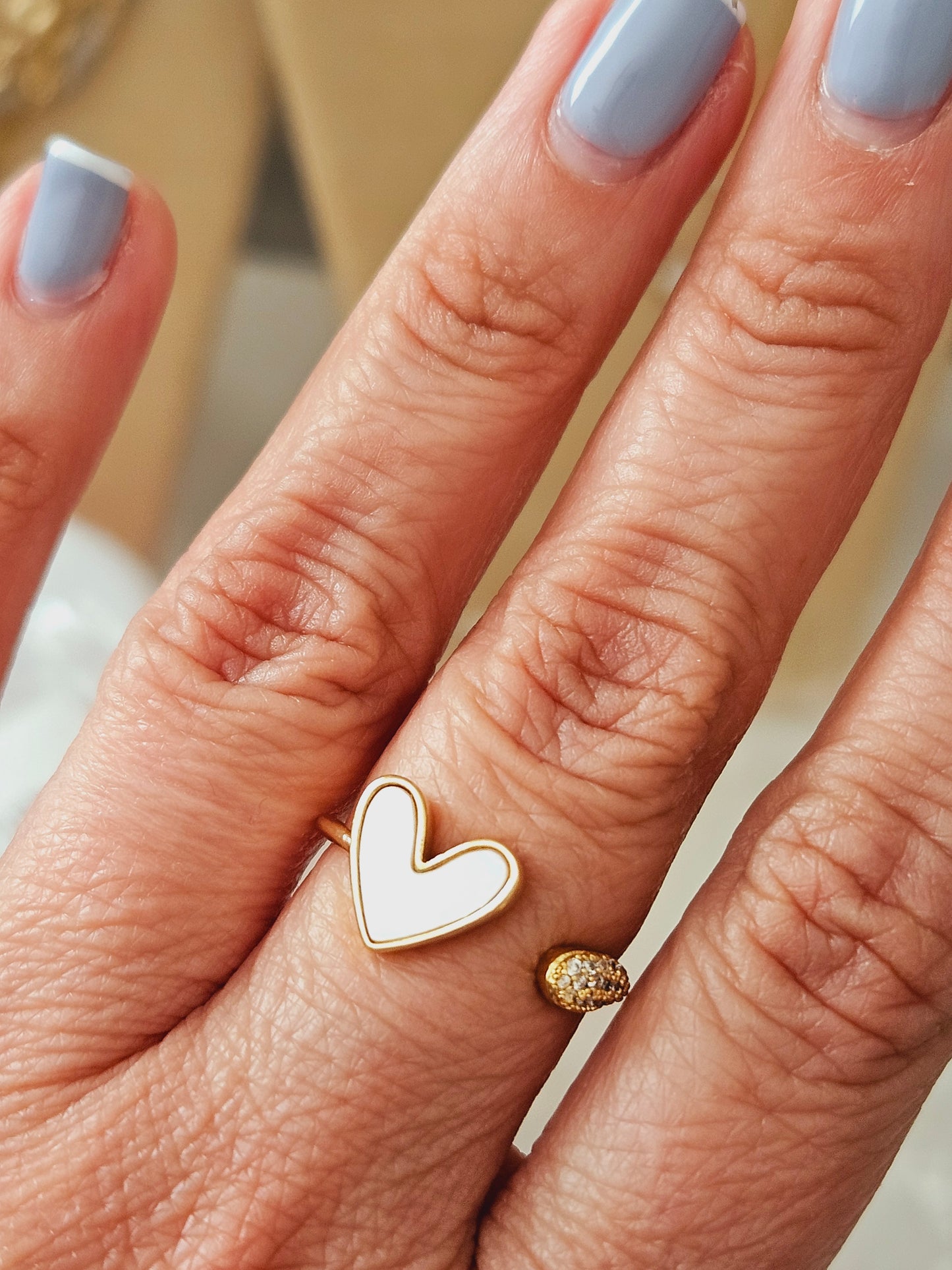 Nacar heart and zirconia ring