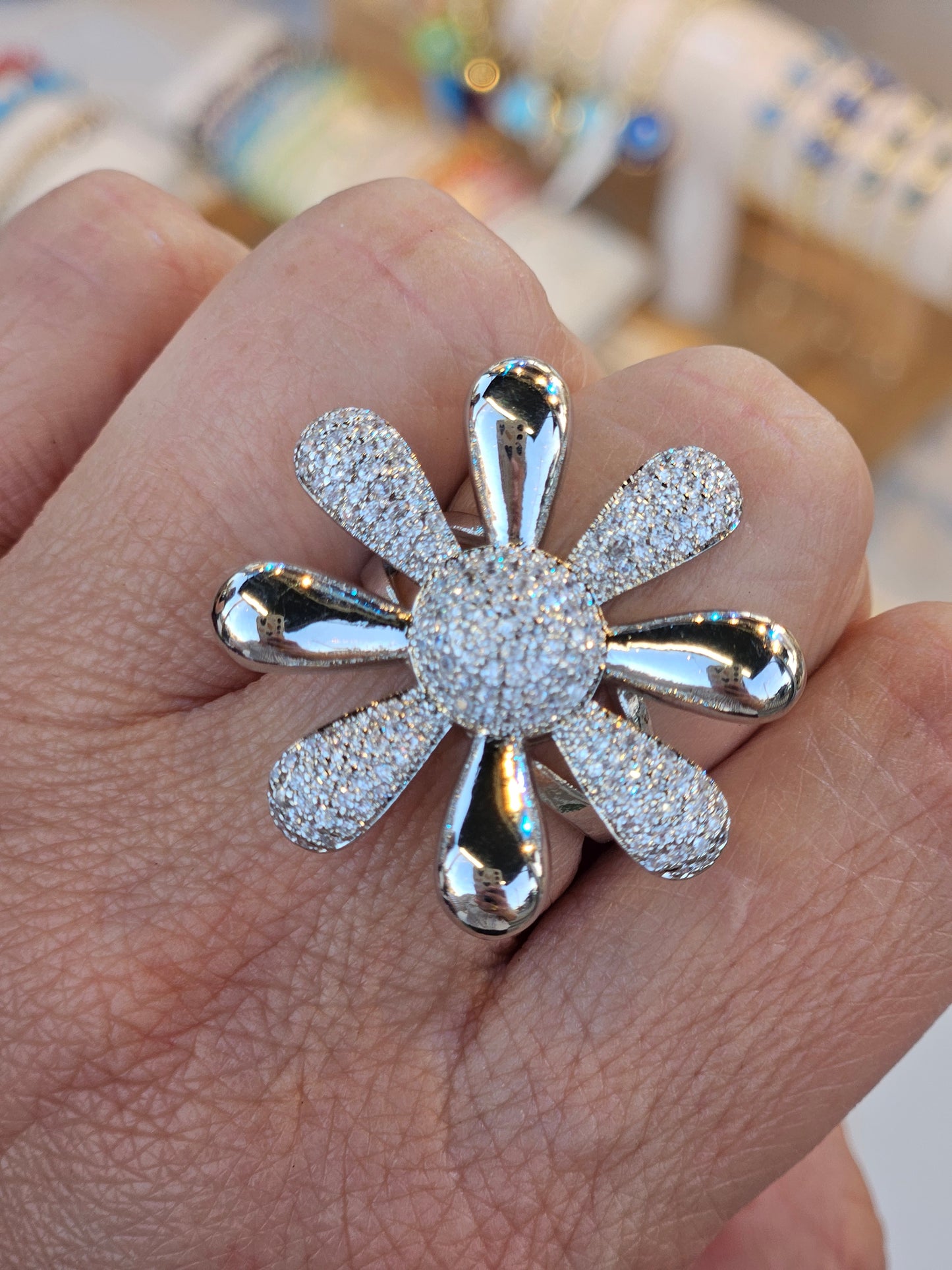 Big flowers ring