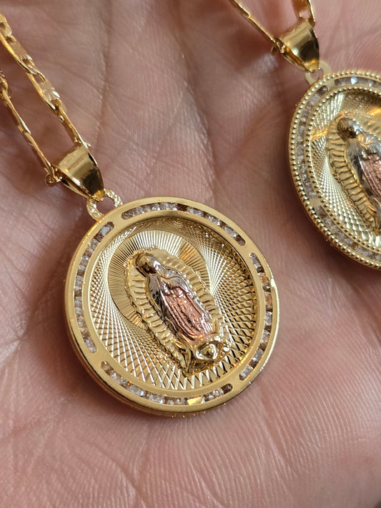 Brazilian Gold/ cadena Oro Brasilero con dije de Virgen