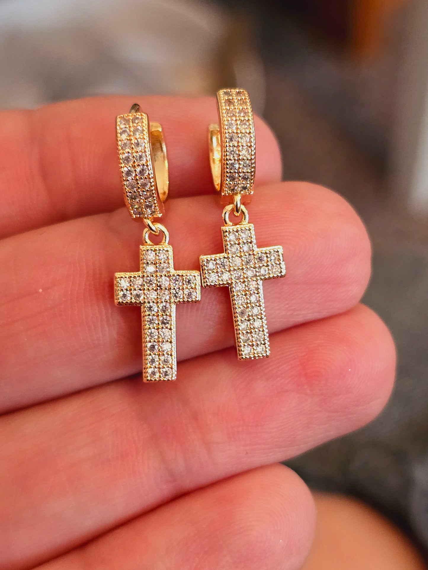 Little cross hoops/zarcillos en Oro de cruz y zirconio