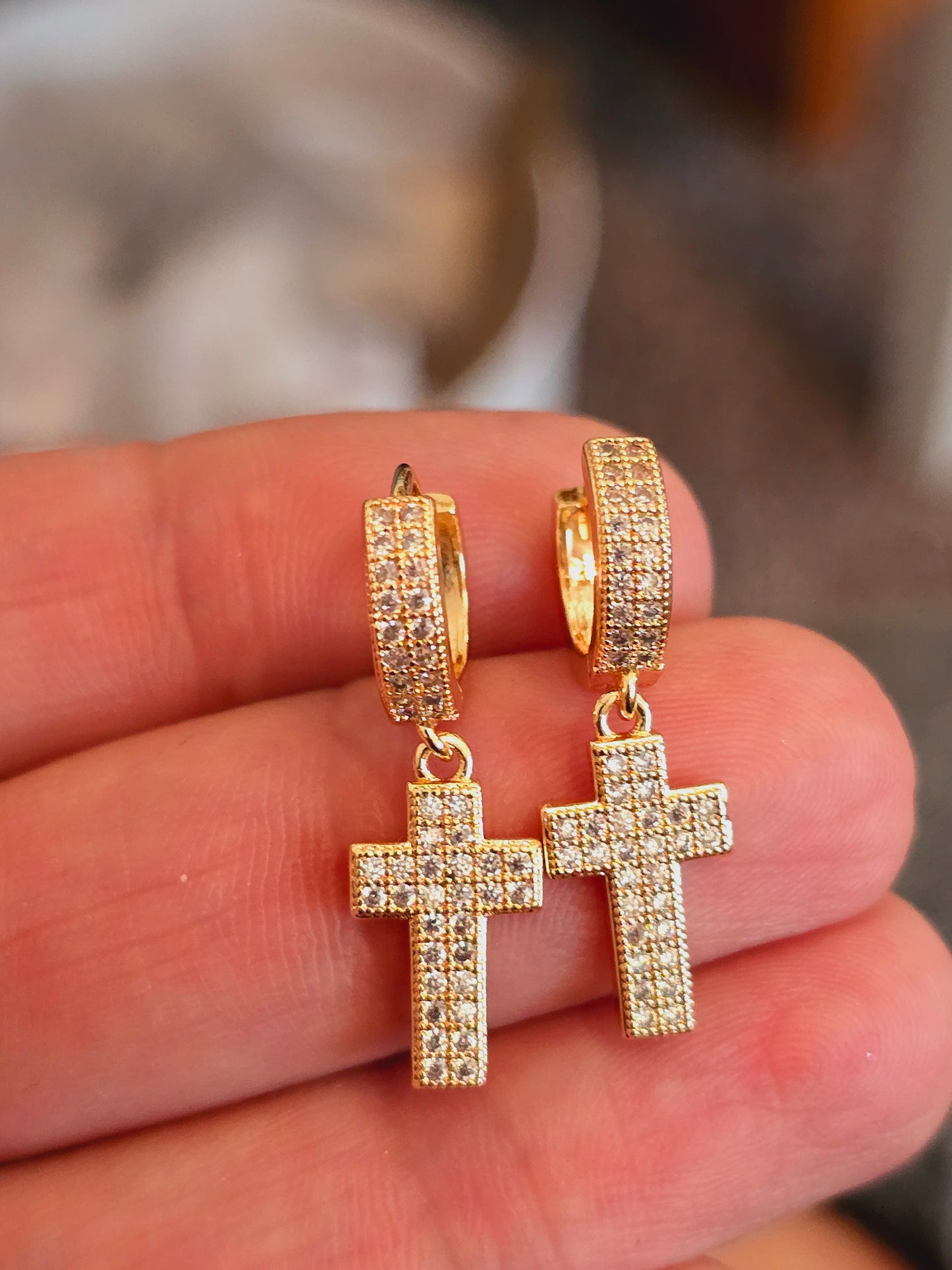 Little cross hoops/zarcillos en Oro de cruz y zirconio