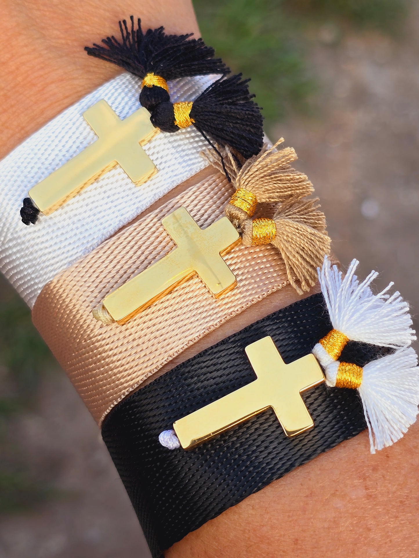 Bracelet cross ajustable