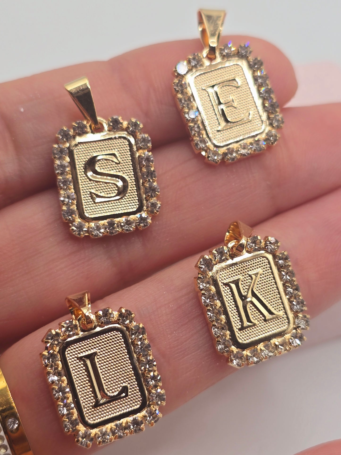 Initial necklace Gold Filled/Cadena Oro Brasilero con dije de inicial