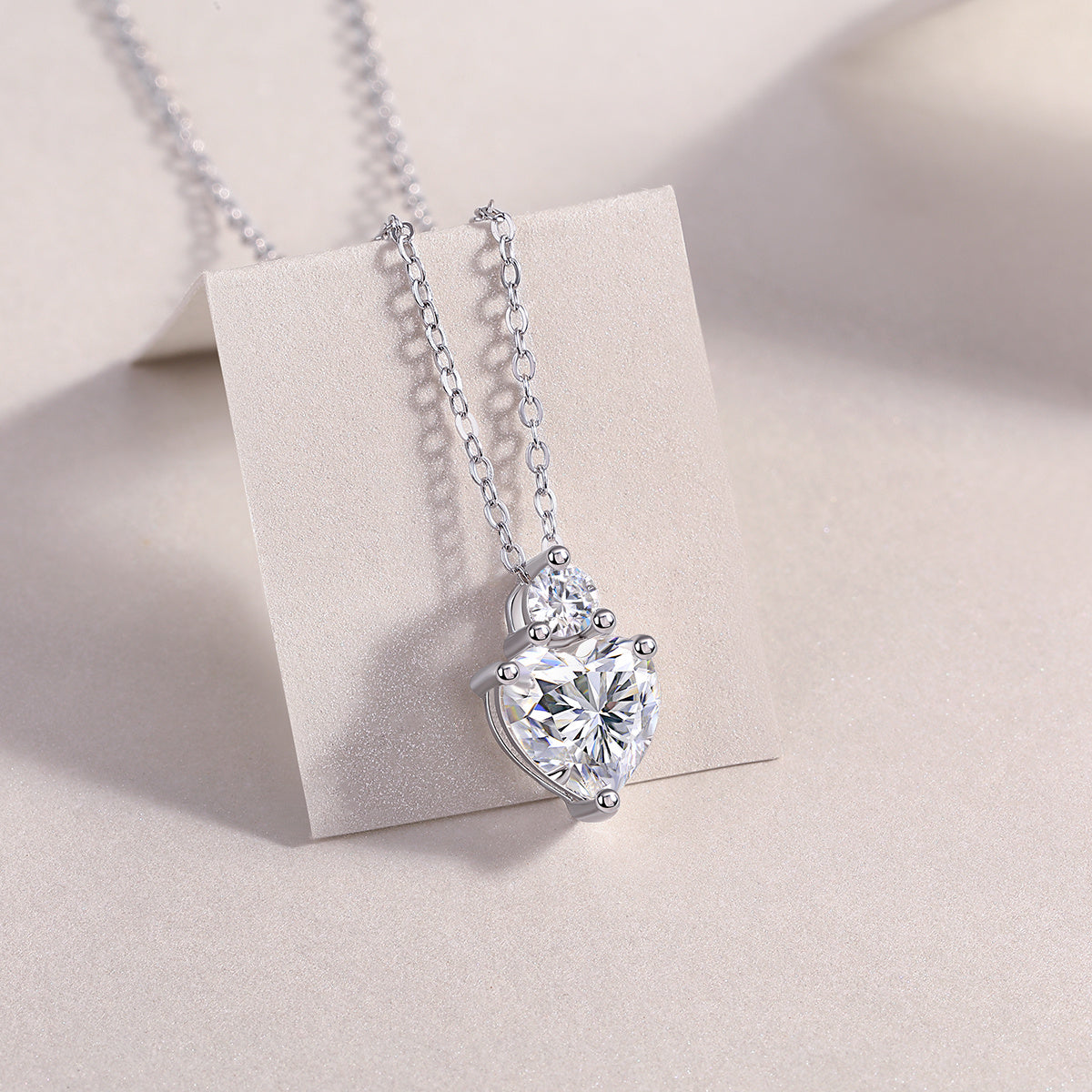 Ripple Fantasy - A Fashionable And Luxurious Diamond Jewelry Pendant  With Moissanite S925 Sterling Silver And Platinum Plating
