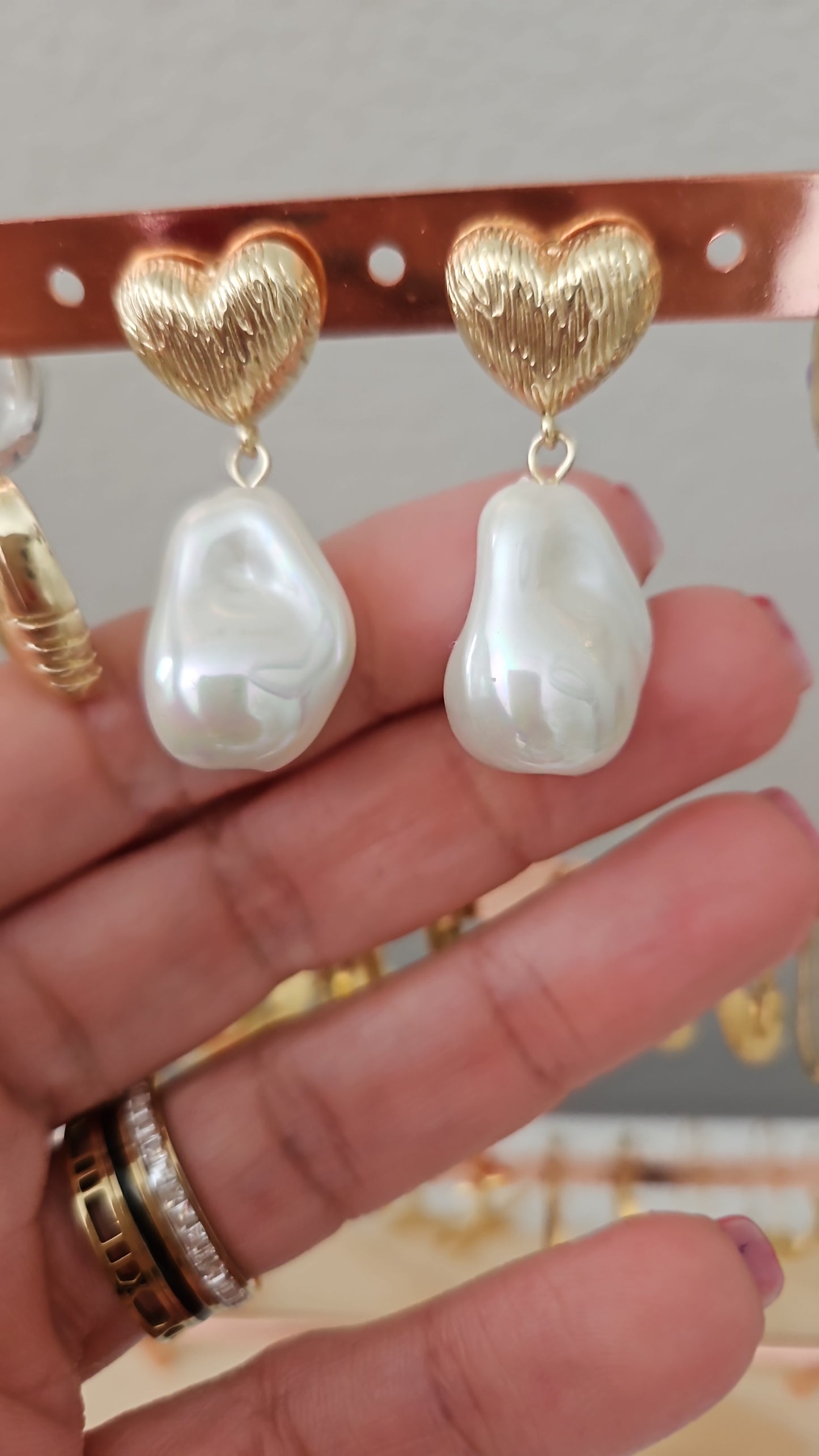 Pearl and heart earrings