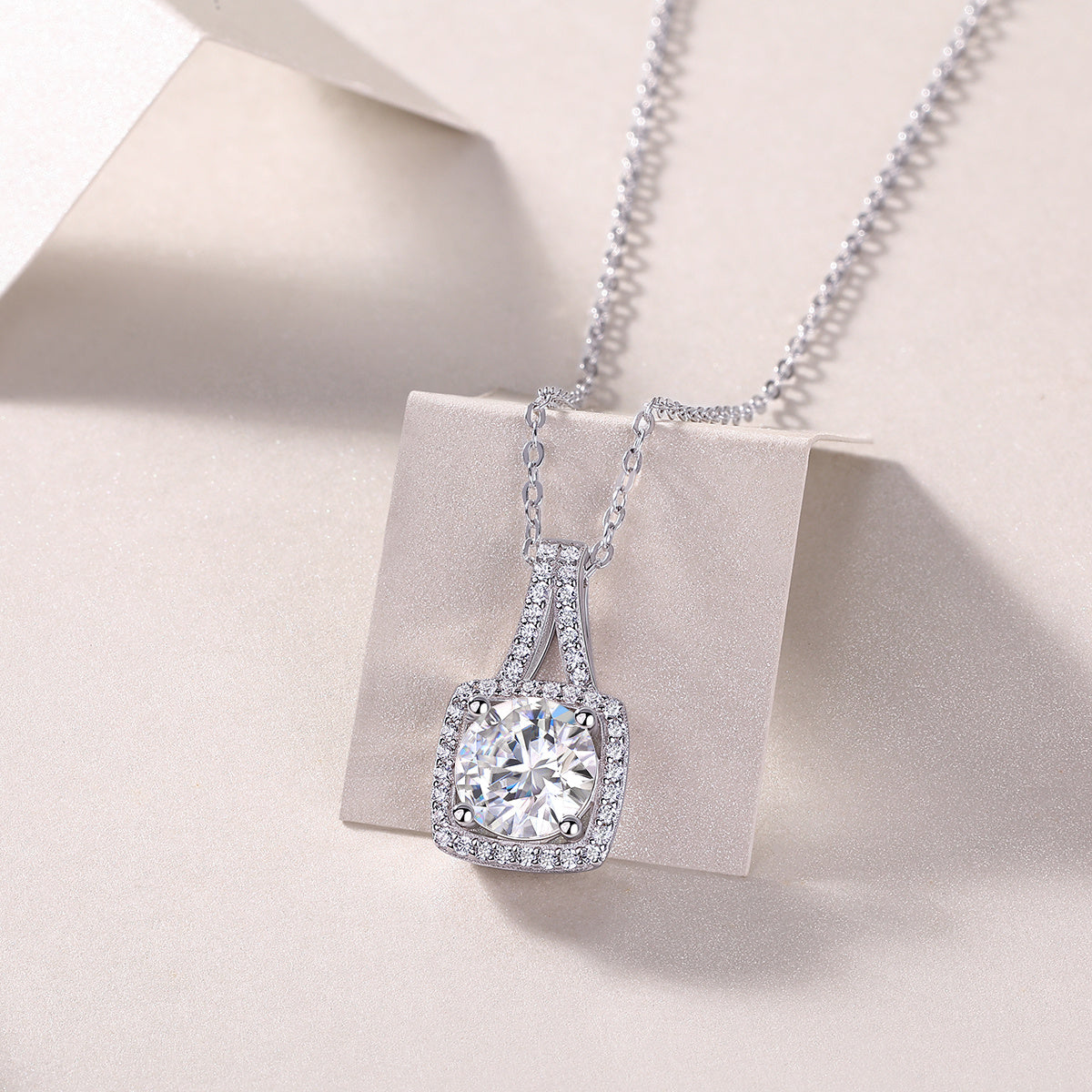 Small Square Diamond - A Fashionable And Luxurious Diamond Jewelry Piece  With 2-carat Moissanite S925 Sterling Silver And Platinum-plated Pendant