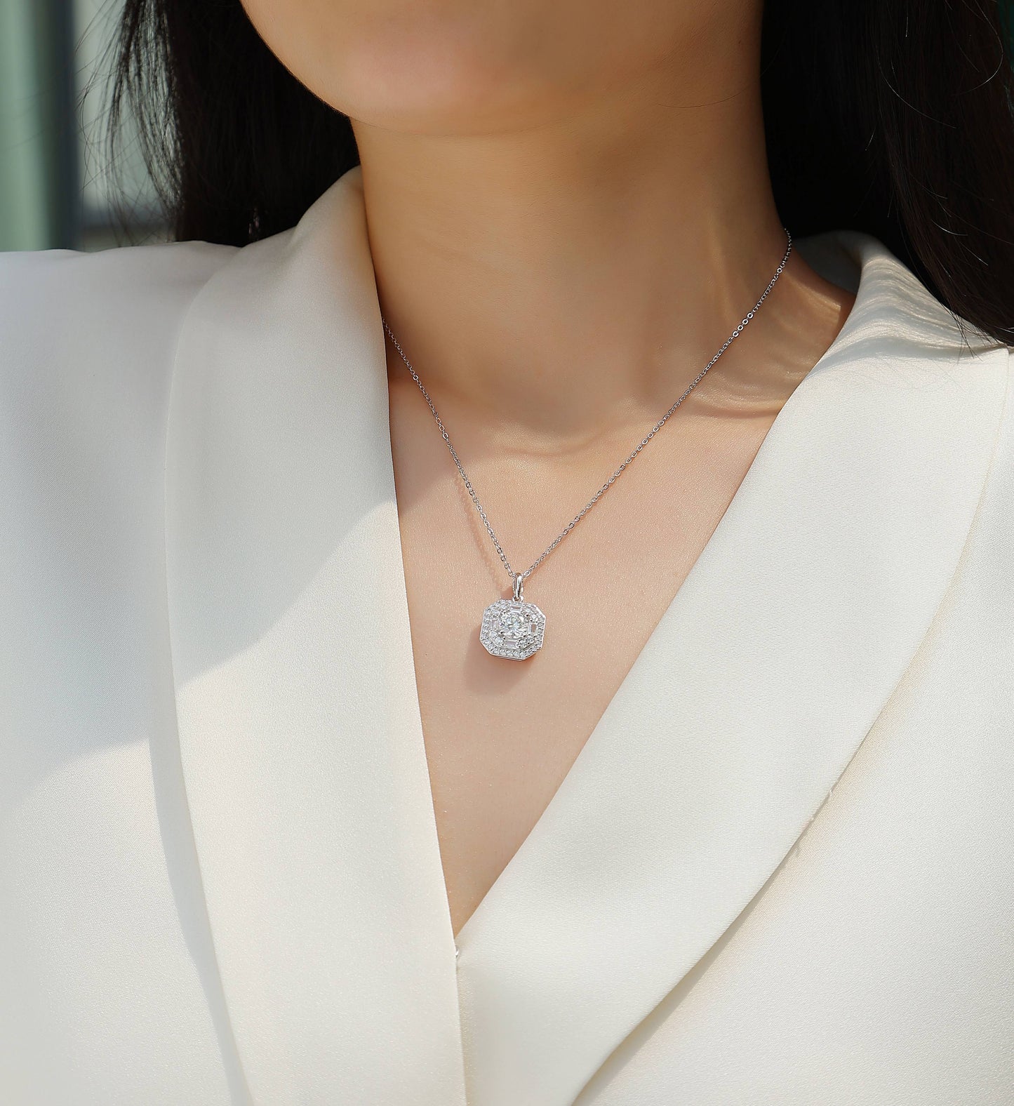 Small Square Bag - A Fashionable And Luxurious Diamond Jewelry Piece  With 1-carat Moissan Diamond S925 Sterling Silver And Platinum-plated Pendant