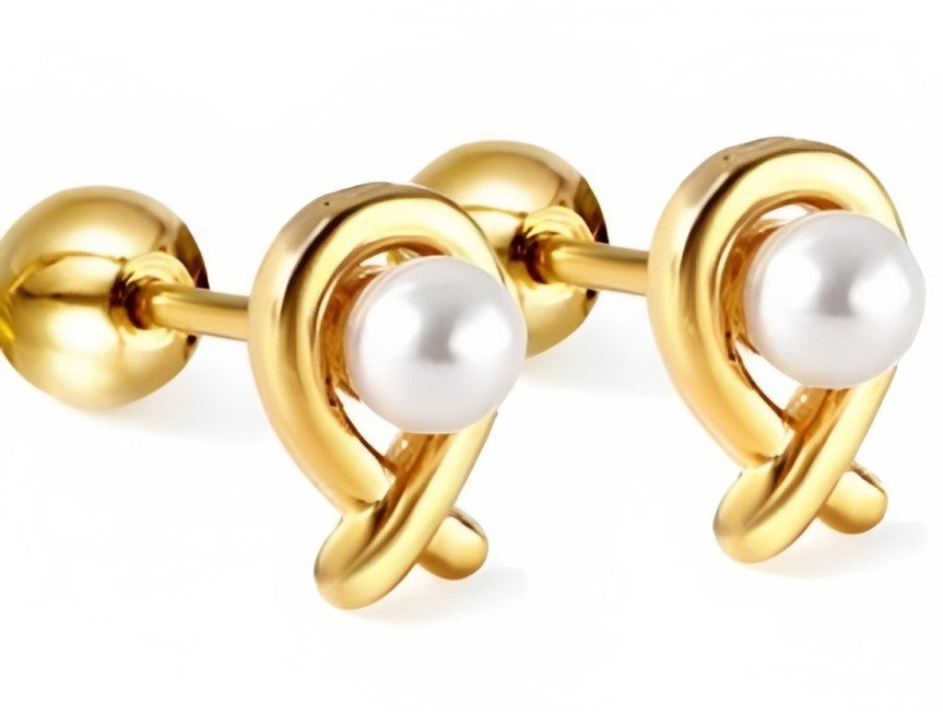 Little pearl studs