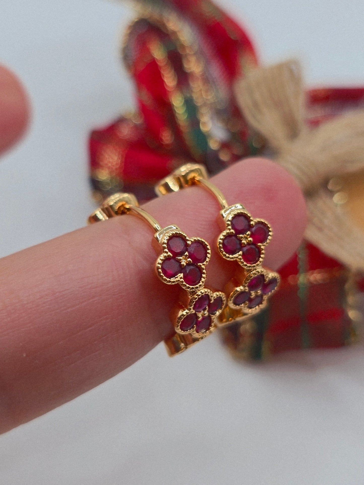 Flowers crystal earrings Aretes de flores con crystal 14K lamited gold Brasilian Gold