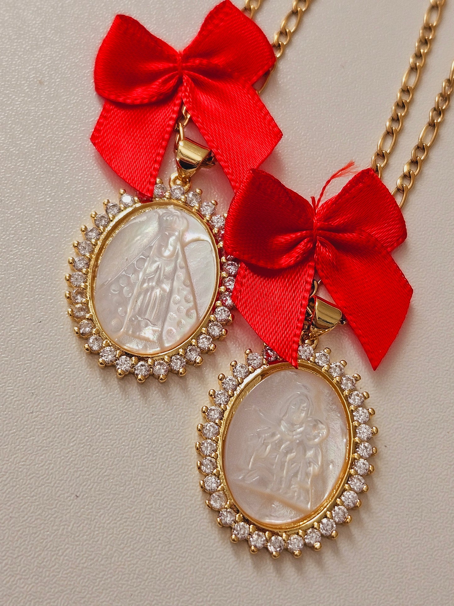 Virgen Mary shelled necklace