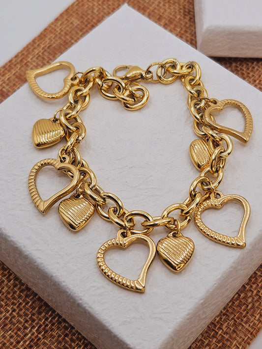 Gold heart bracelet