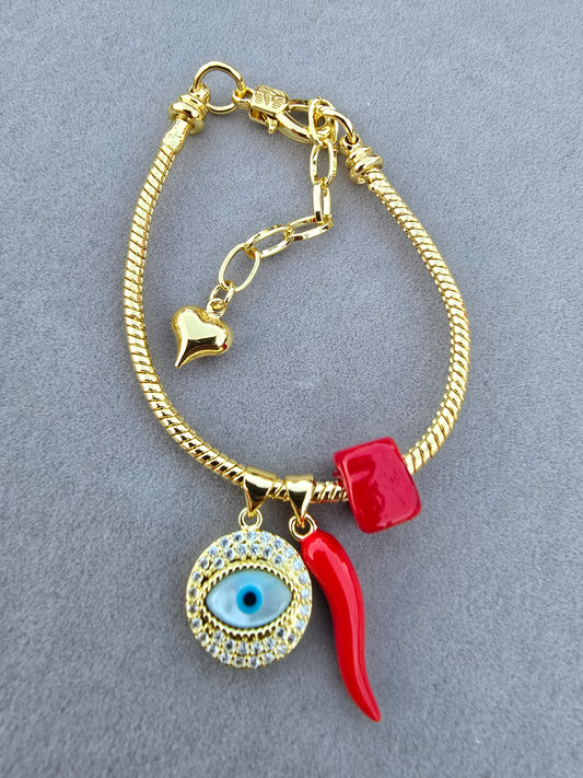 Pulsera con dijes evil eyes tuercas turca y cornillelo evilbeyes bracelets charms