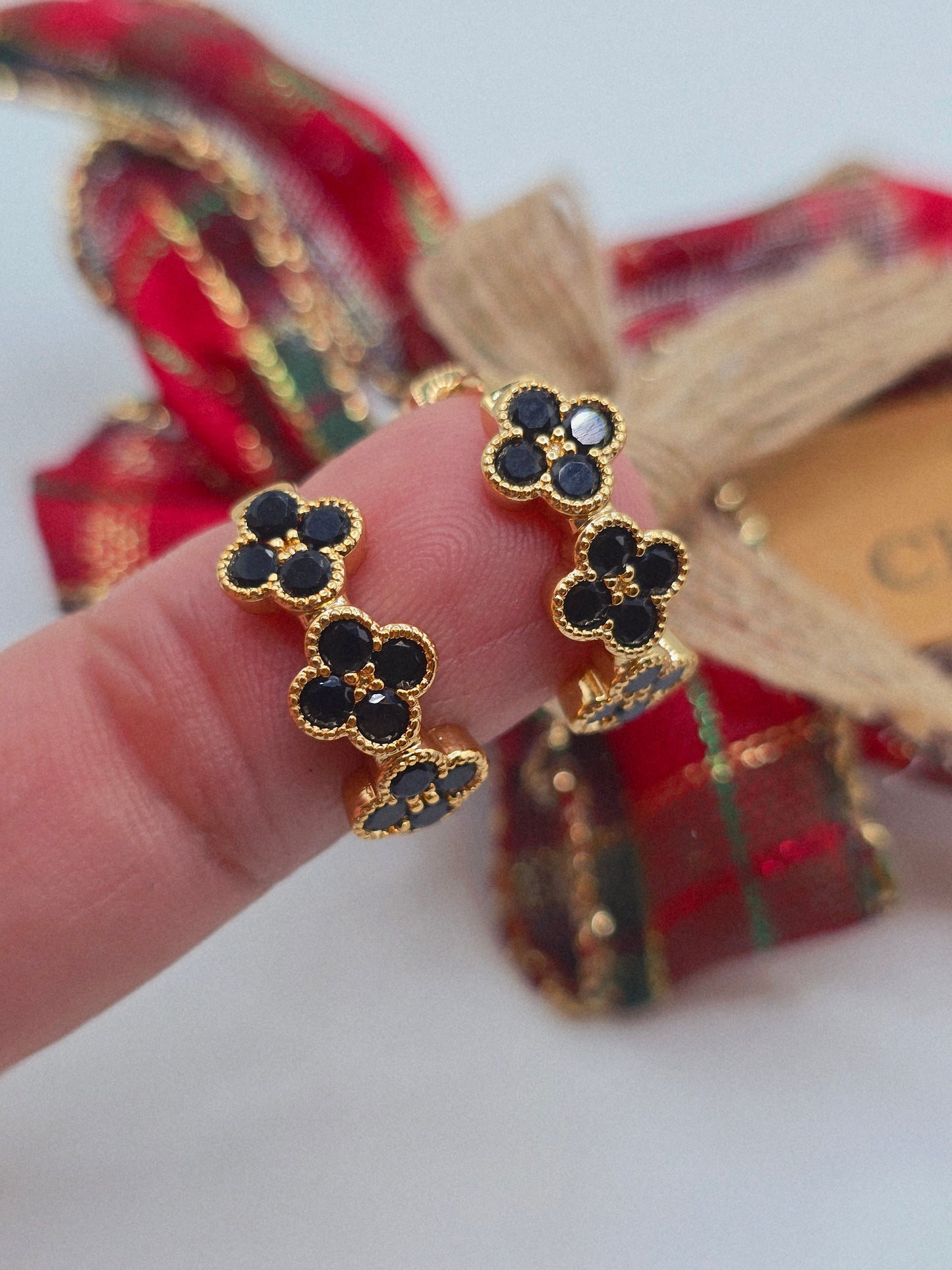 Flowers crystal earrings Aretes de flores con crystal 14K lamited gold Brasilian Gold