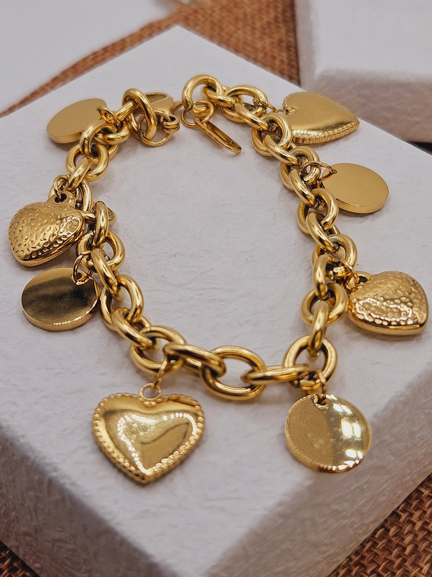 Gold hearts bracelet