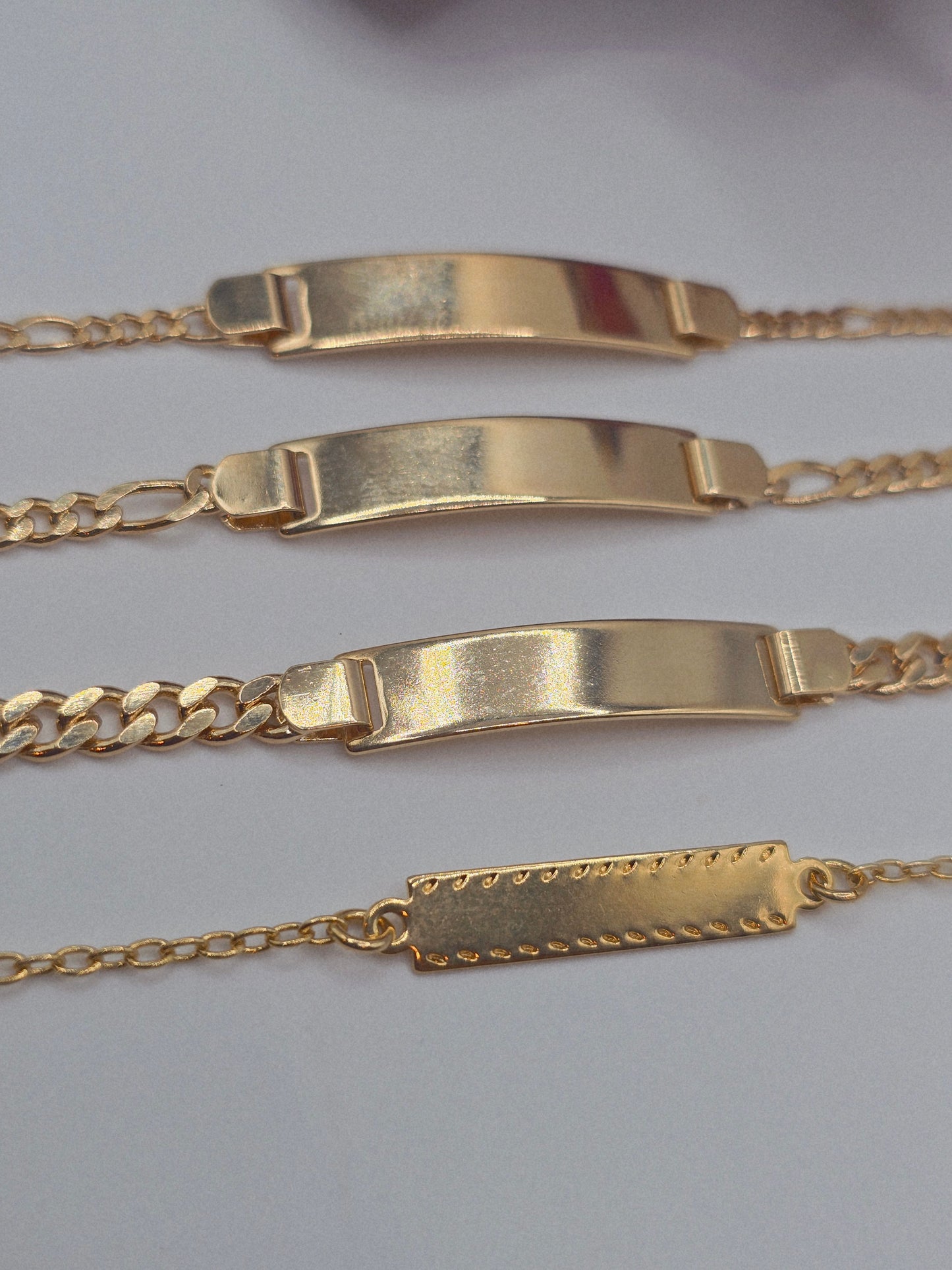 Personalized Name Bracelet ajustable 14K Gold Filled  – Elegant & Unique  pulseras Personalizados – Grabado Único y Elegante