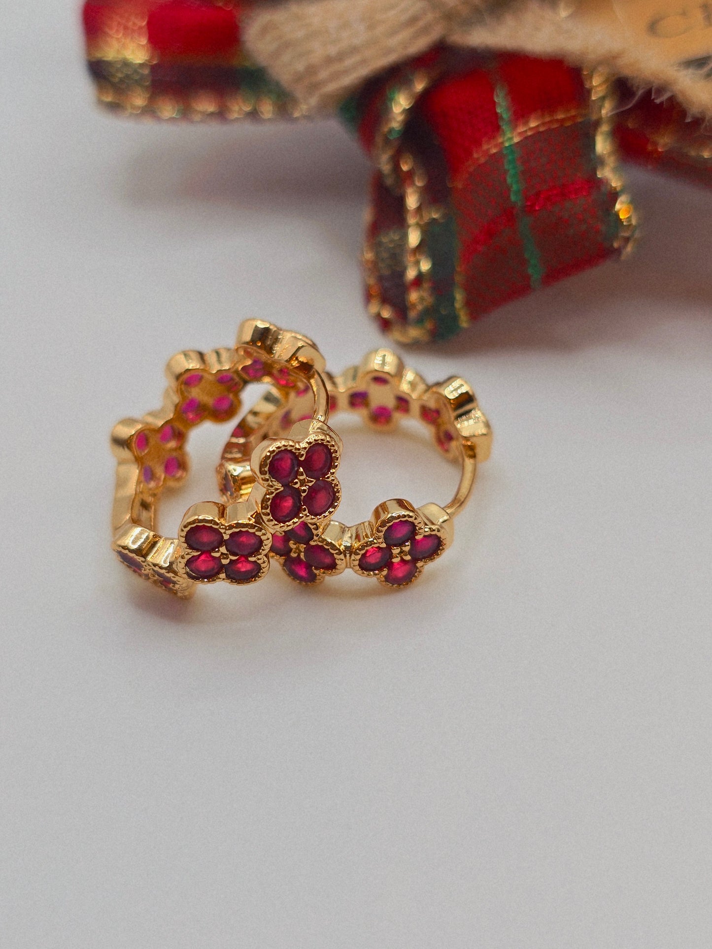 Flowers crystal earrings Aretes de flores con crystal 14K lamited gold Brasilian Gold