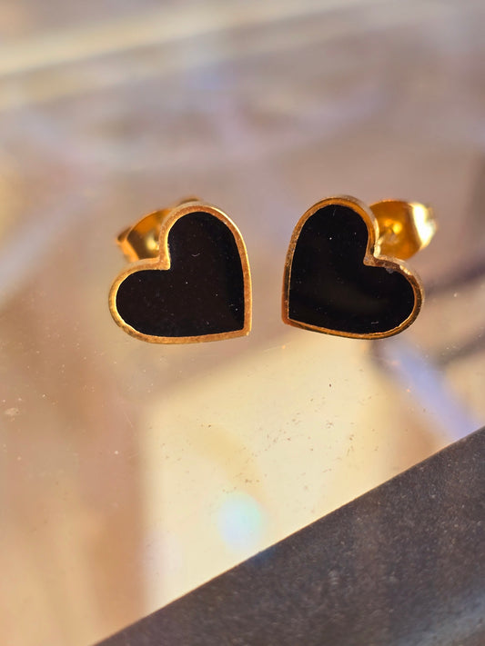 Black heart studs earrings - Fui Fuiu Jewelry
