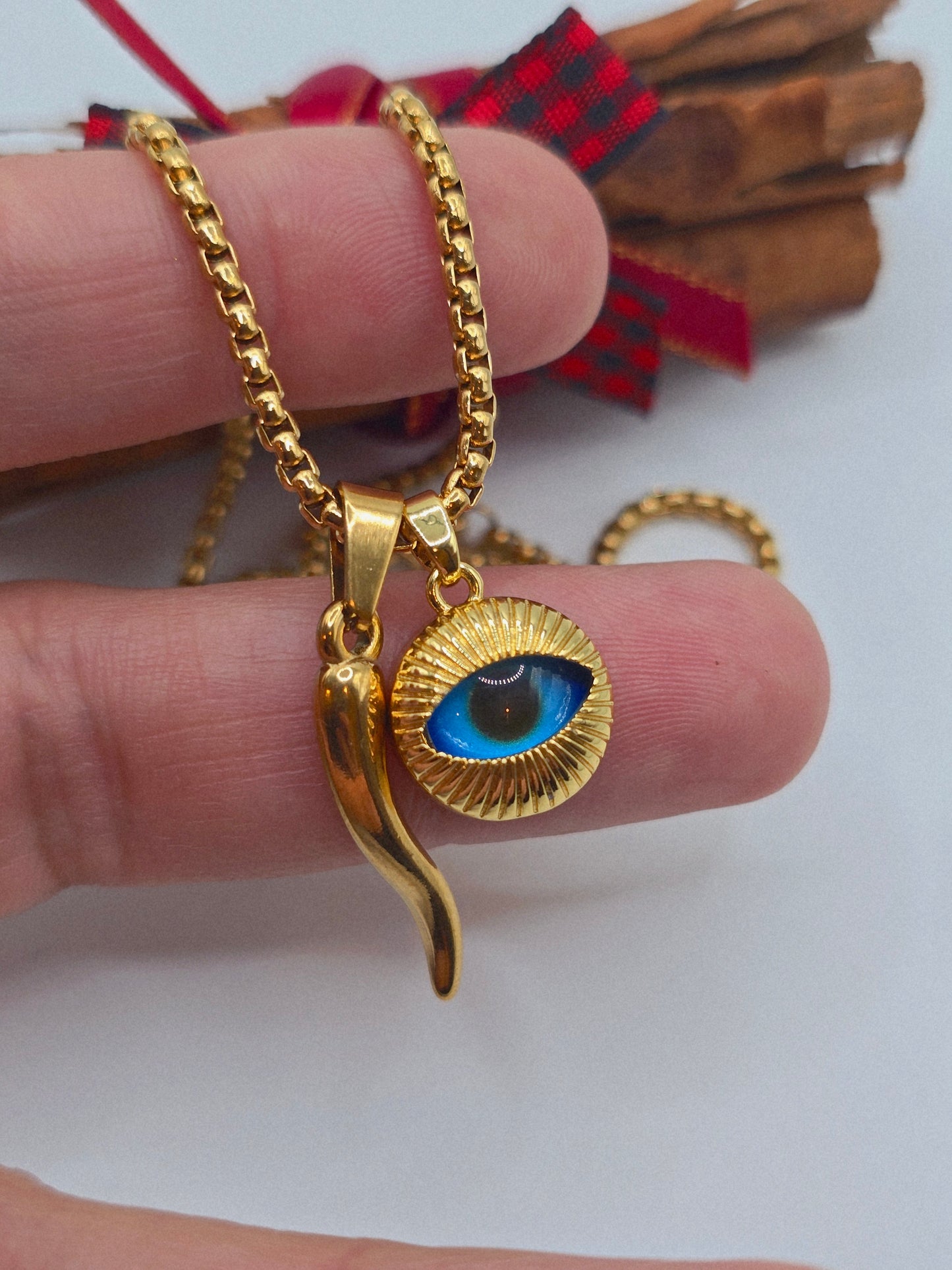 Evil blue Eyes  Cornichello cachito little horn ojo turco necklace cadena