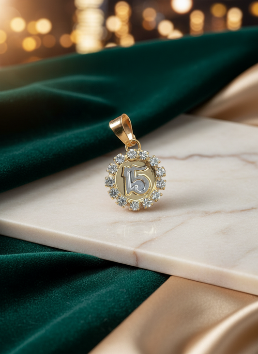 15's  necklace and pendant quinceañera  14K Gold filled laminado cadena y dije de 15