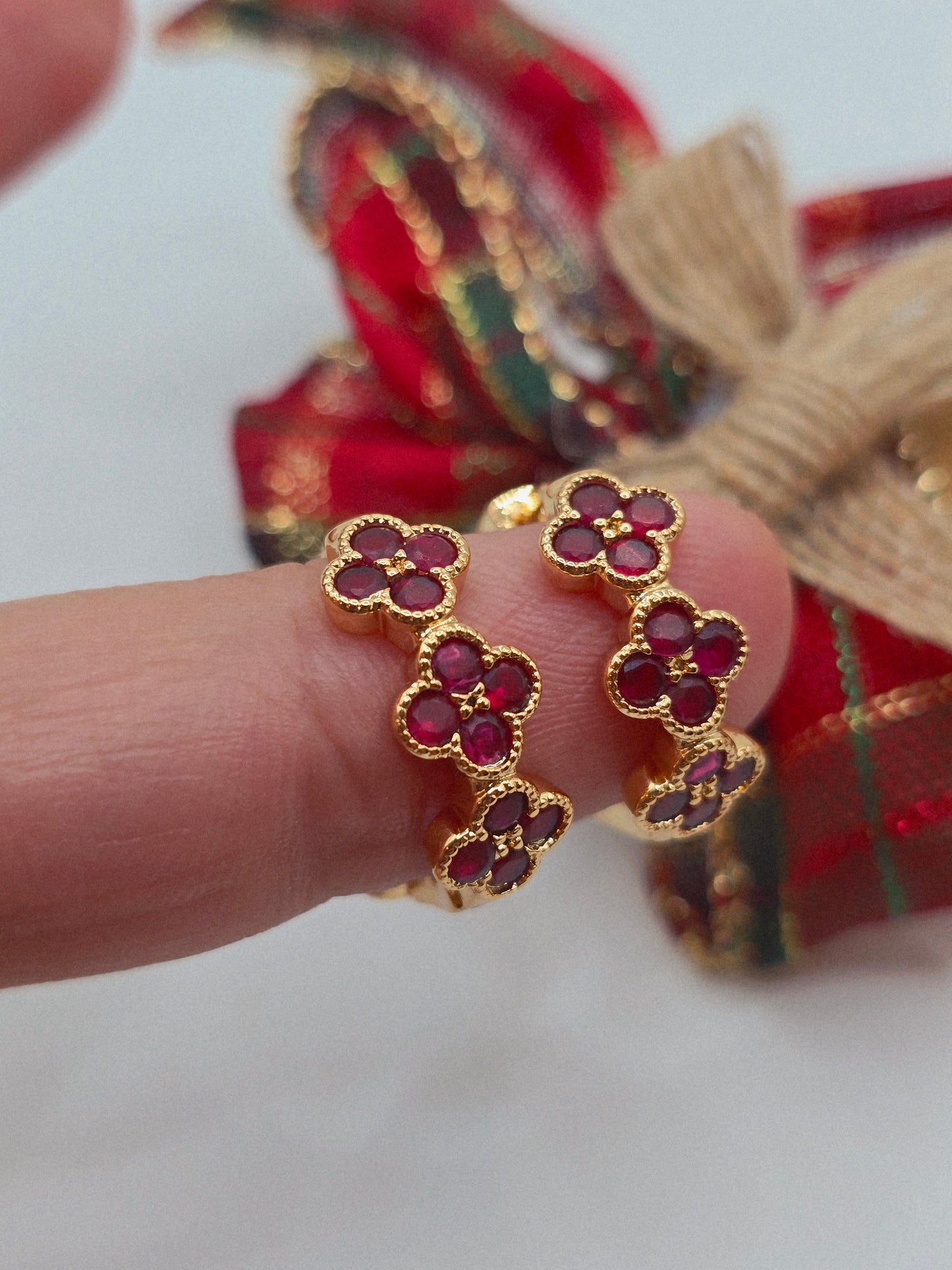 Flowers crystal earrings Aretes de flores con crystal 14K lamited gold Brasilian Gold