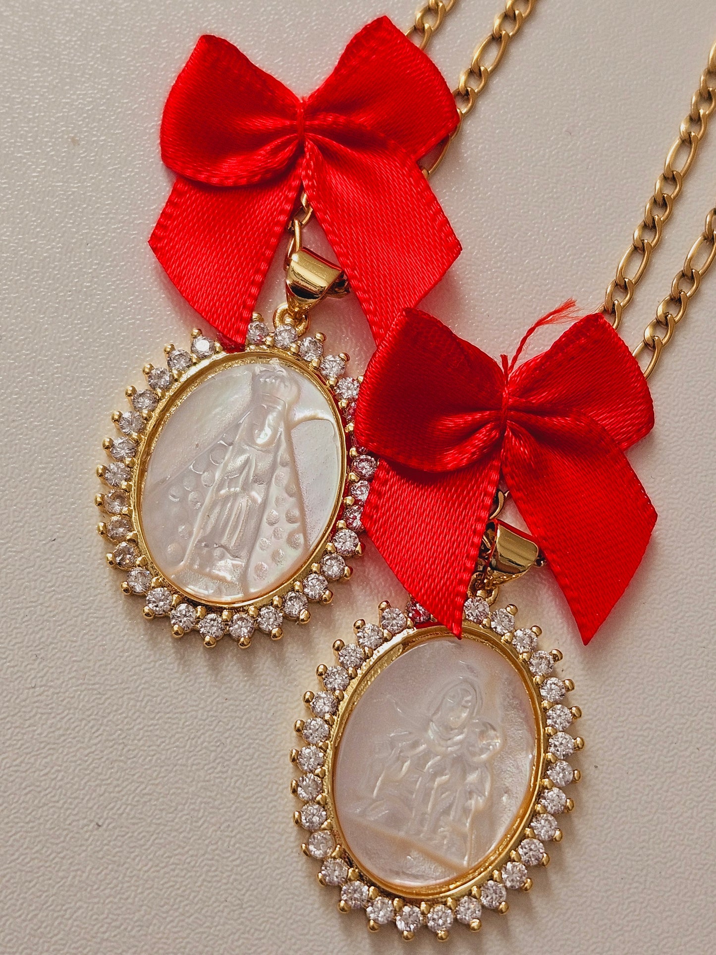 Virgen Mary shelled necklace