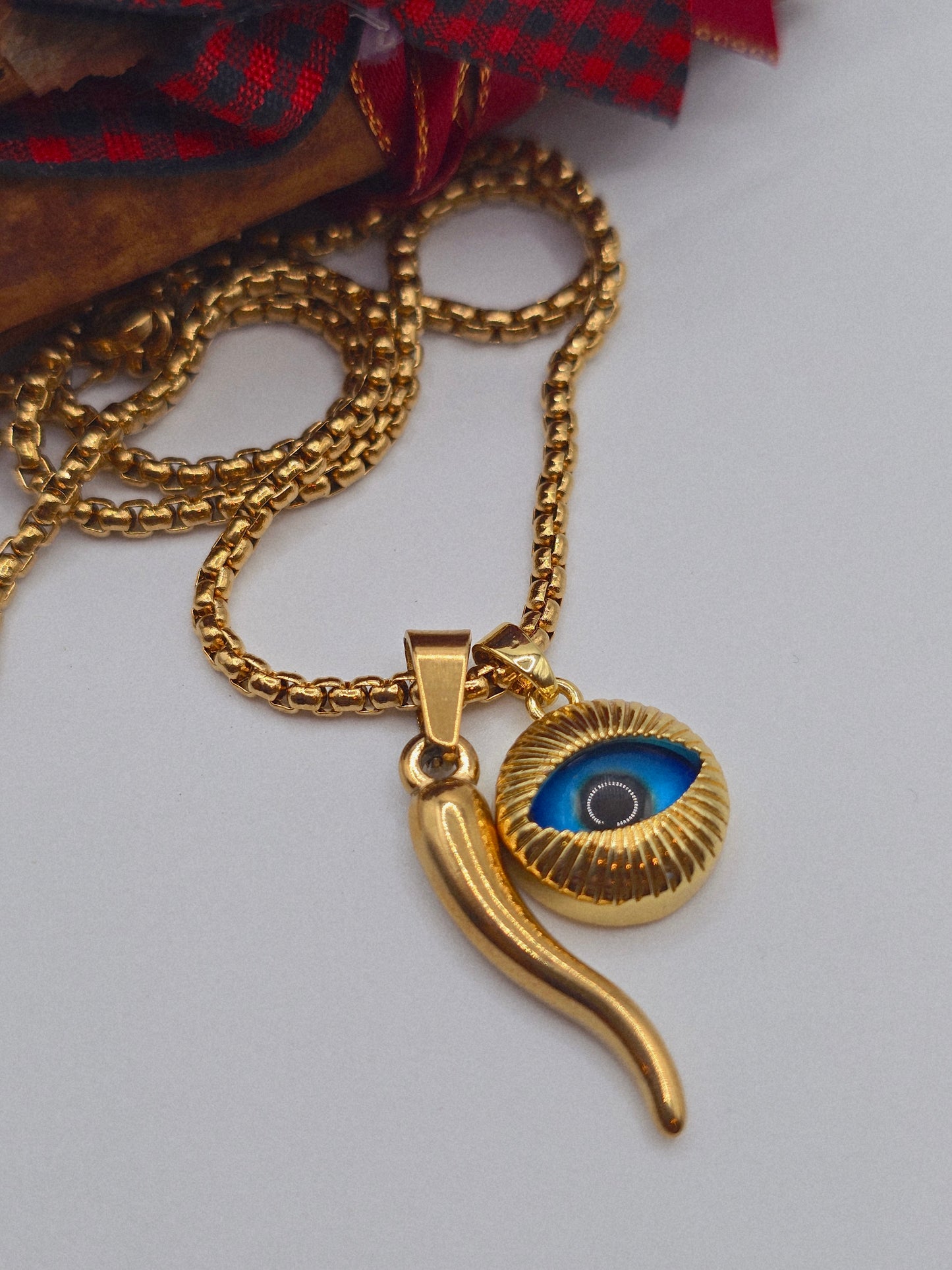 Evil blue Eyes  Cornichello cachito little horn ojo turco necklace cadena