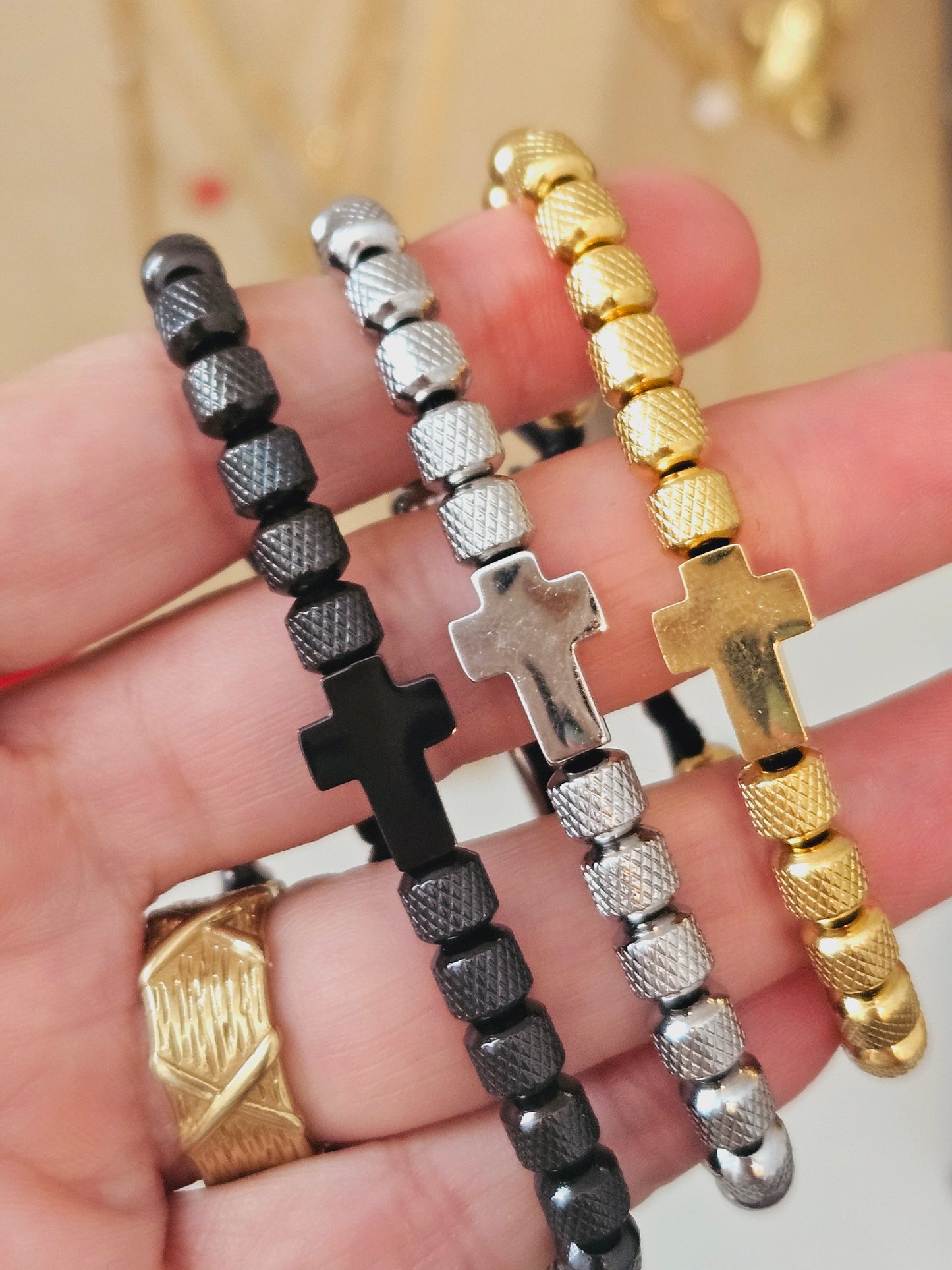 Ajustable cross bracelet for men