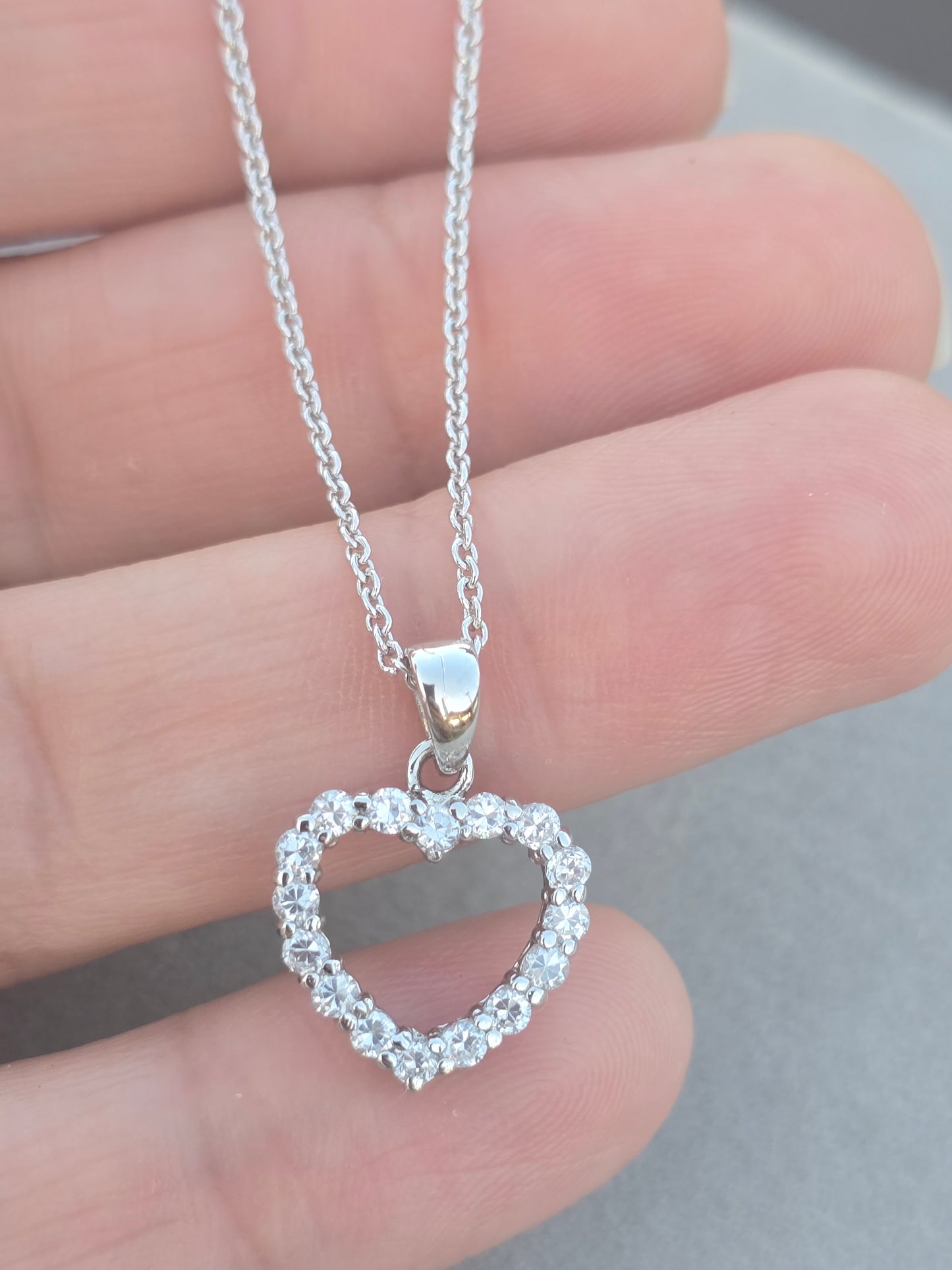 Sterling Silver heart necklace, cadena con dije de corazon y brillantes en Plata 925 - Fui Fuiu Jewelry